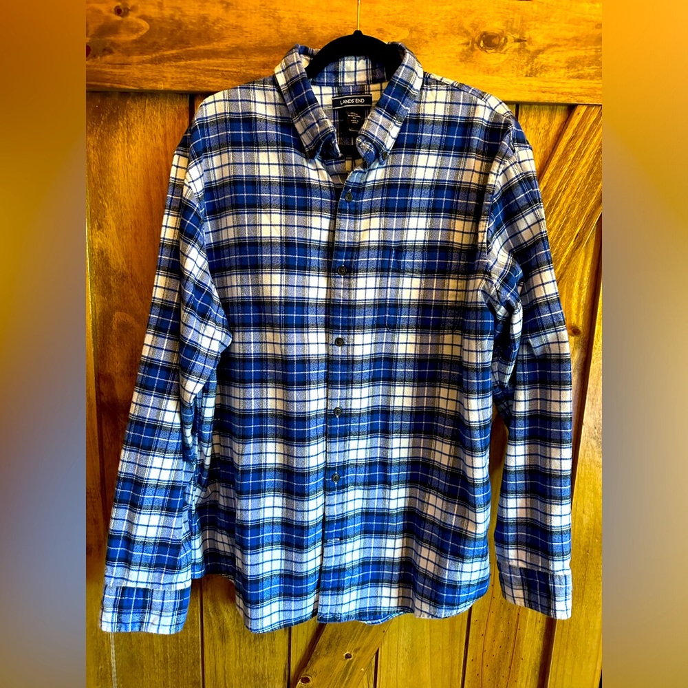 Lands End Men’s Button Down Flannel Shirt. Size XL. 52” Top 39” Length